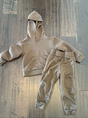 Toddler Boys Ribbed Hoodie & Joggers Set in Brown!